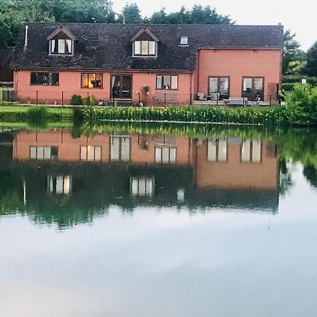 Bransford Farm Fishery & B & B Экстерьер фото
