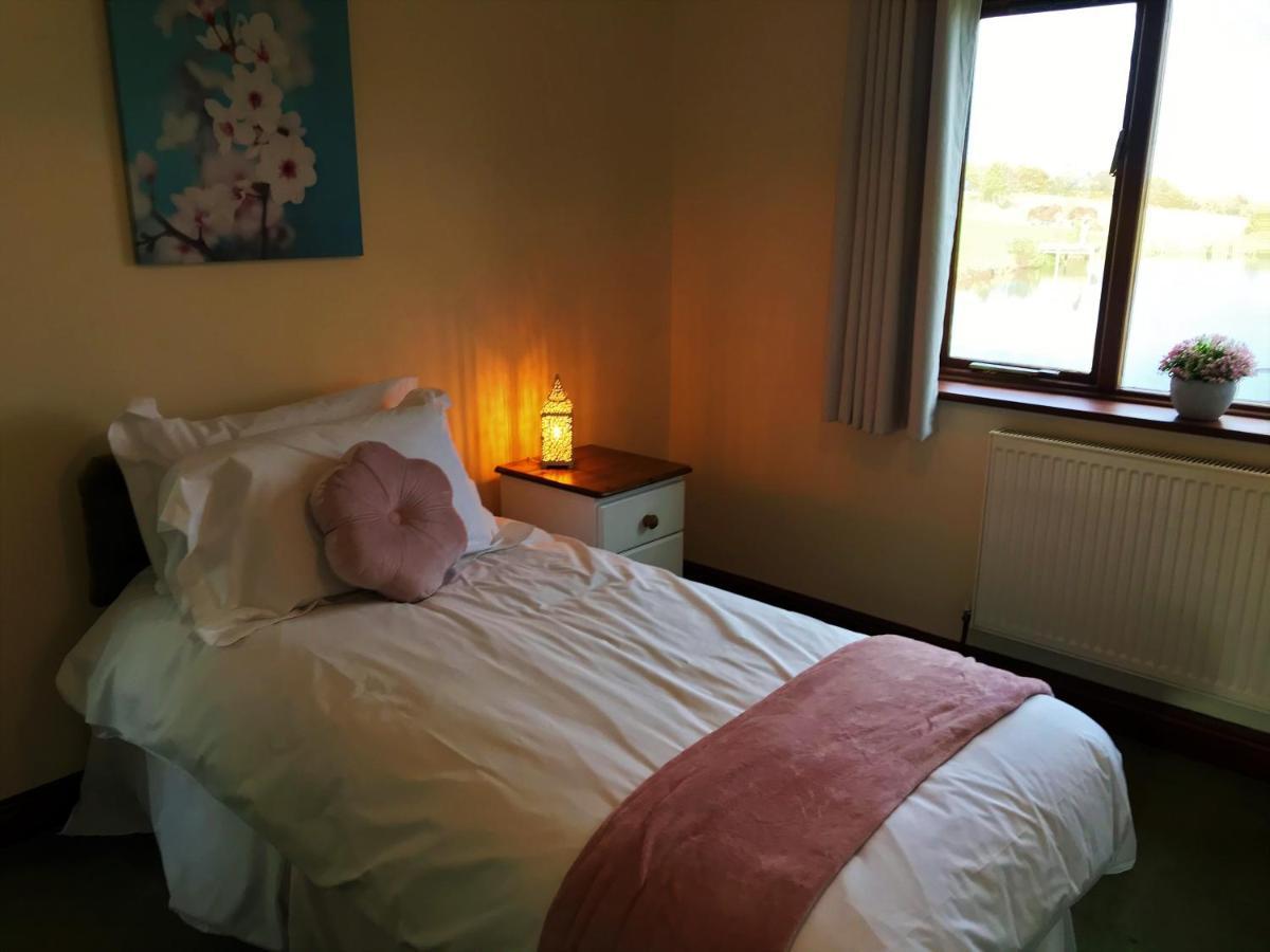 Bransford Farm Fishery & B & B Экстерьер фото