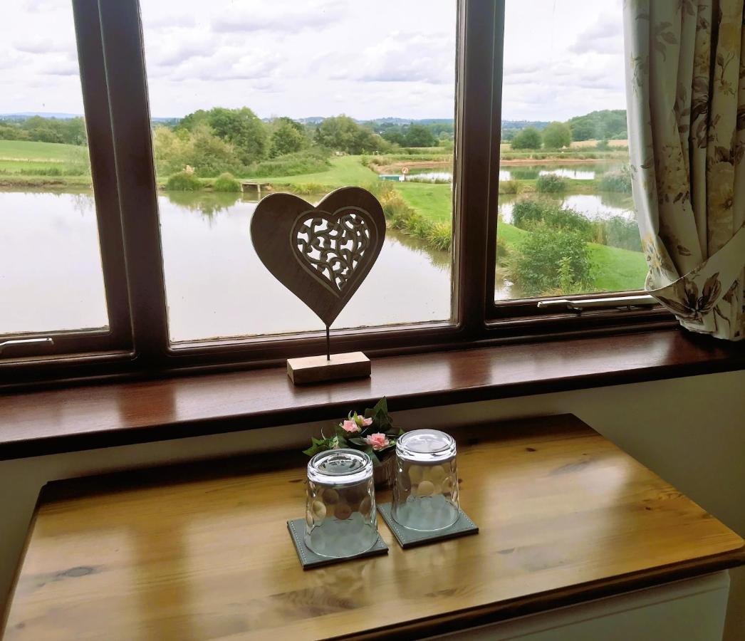 Bransford Farm Fishery & B & B Экстерьер фото