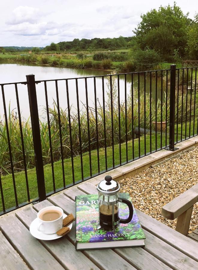 Bransford Farm Fishery & B & B Экстерьер фото