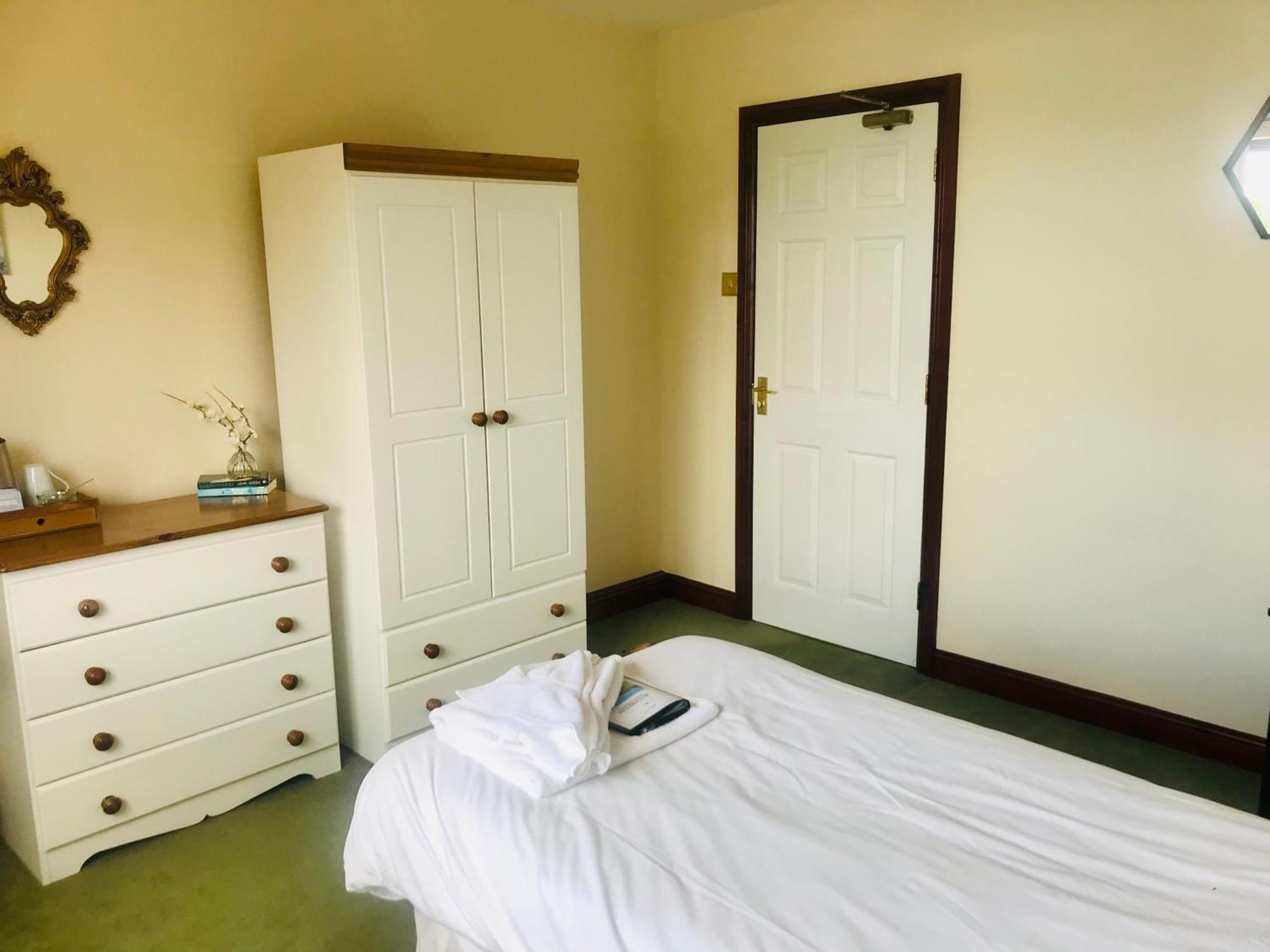 Bransford Farm Fishery & B & B Экстерьер фото