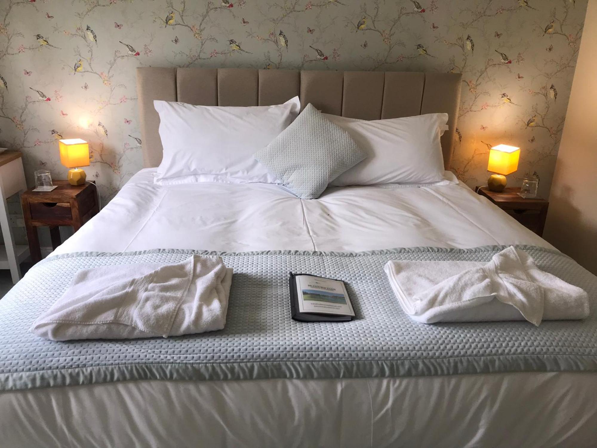 Bransford Farm Fishery & B & B Экстерьер фото